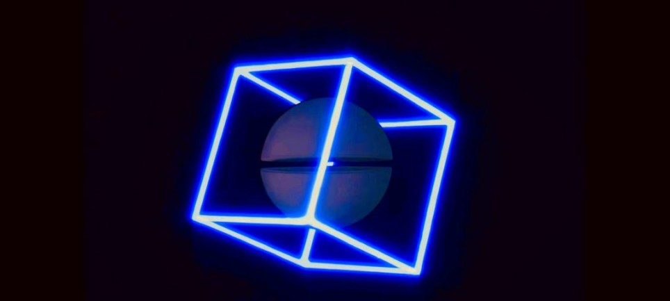 《时间之主》：瑕不掩瑜的美感实验作